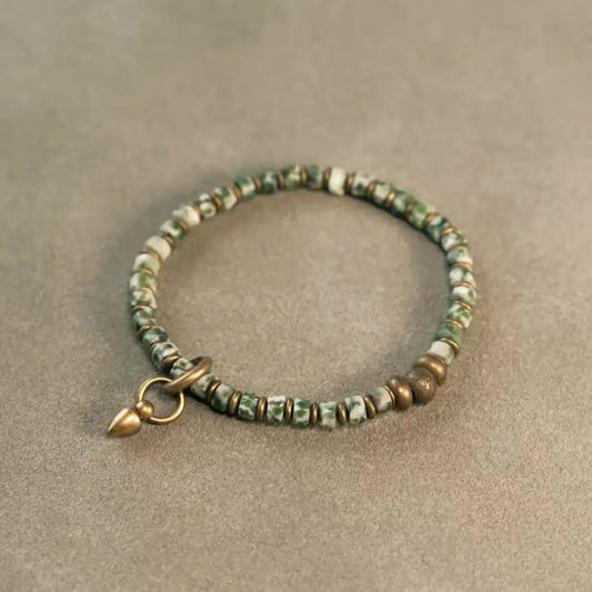 Handcrafted green quartz bracelet with copper spacers and teardrop pendant — Orienlu
