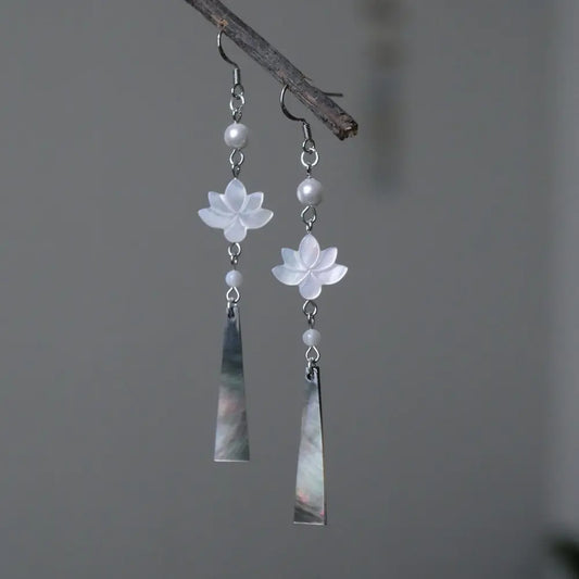 Silver lotus earrings with mother of pearl carving and black shell pendant Orienlu