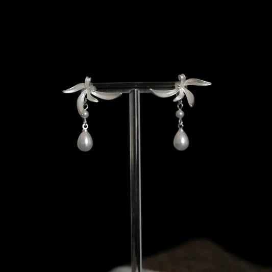  Handcrafted shell flower earrings with round pearl and teardrop pearl drop — Orienlu 